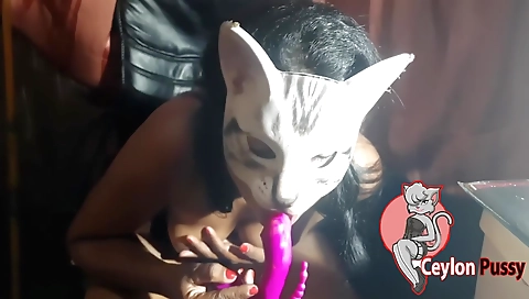 Erotic Masturbation By Horny Sri Lankan Girl While Lonely At Home Sexier සවයවනදනය