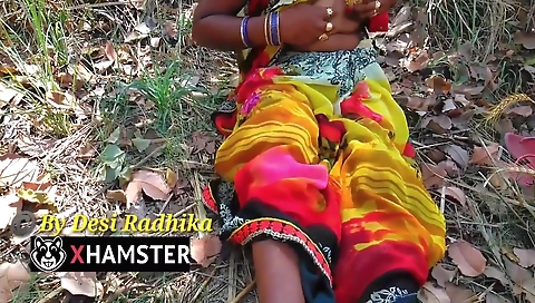 Desi Indian Outdoor Big Boob Aunty Showing Big Ass Big Body Hindi Porn Video