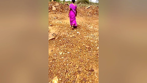 Jungal May Bhabhi Ko Chudail