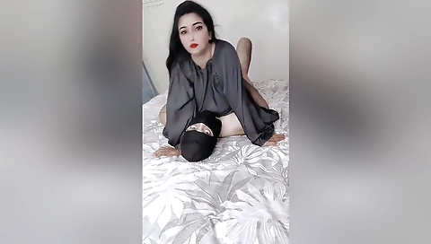 My Beautiful Muslim Stepsister Caught My Dick And Fucking With Me