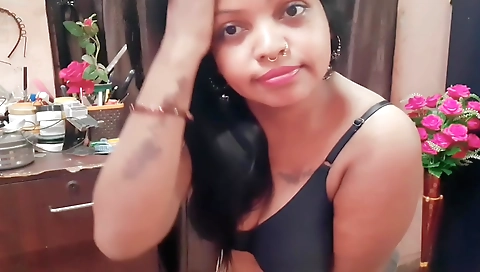 Indian Housewife With Huge Boobs
