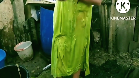 Tamil Village Mullu Aunty Outdoors Bath Sex Video