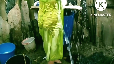 Tamil Village Mullu Aunty Outdoors Bath Sex Video