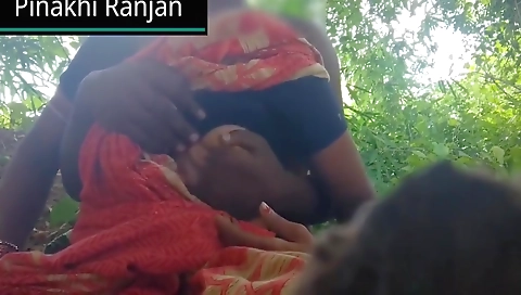 Desi Village Bhabhi Ki Jangal Me Chudai