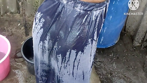 Anita Yadav Hot Boobs And Bathing