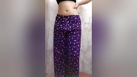 Aapni Biwi Ko Hot Yoga Krte Hue Dekha Aur Sexy Maal Bana Diya