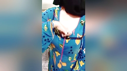 Indain Hijab Girl Desi Sexy Showing Big Boobs
