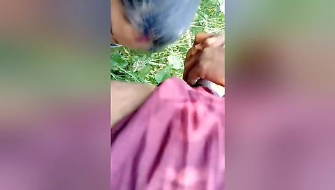 Today Exclusive-desi Village Bhabhi Blowjob And Outdoor Fucking