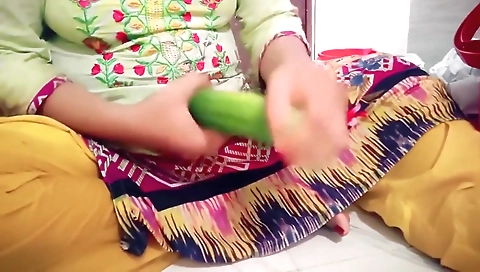 Bengali Housewife Hardcore Pussy Fingering With Cucumber