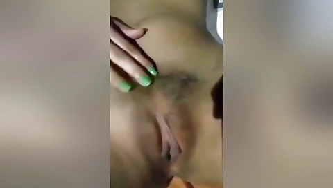 Today Exclusive-desi Girl Showing Her Boobs And Pussy