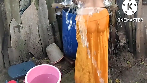 Anita Yadav Bathing Outside With Hot