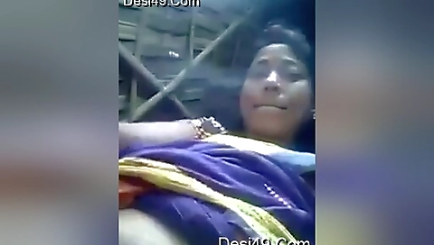 Today Exclusive-horny Boudi Masturbating