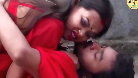 Hot Nokrani Ko Bhai Ne Karke Zabardasti Chudai Ki