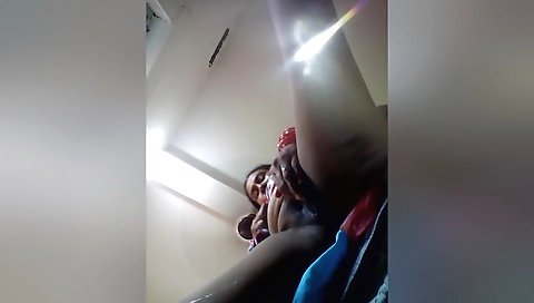 Today Exclusive- Desi Aunty Shows Her Wet Pussy