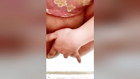 Muture Married Woman Masturbation And Fingering Her Pussy