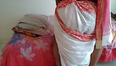 Dost Ki Maa Ne Mere Sath Sex Kiya