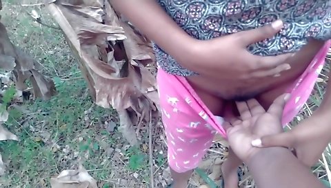Sri Lankan Risky Outdoor Jungle Sex With Beautiful Girl