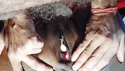 Desi Mosi Ki Choot Mall Gira Diya