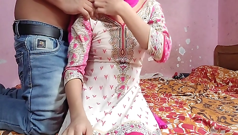 Punjabi Ladaki Ne Salwar Pahankar Apane Yaar Se Chudwai
