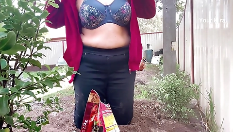 Naughty Hot Indian Aunty Showing Deep Cleavage In The Outdoor Garden