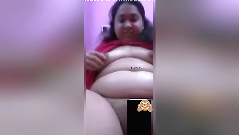 Today Exclusive-sexy Desi Girl Shows Her Boobs And Pussy On Vc