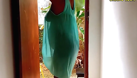 Curvy Indian Hot Aunty Jaanu Bathing