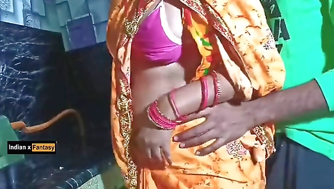 Hot Bhabhi Ki Kitchen Me Hot Romance And Chudai