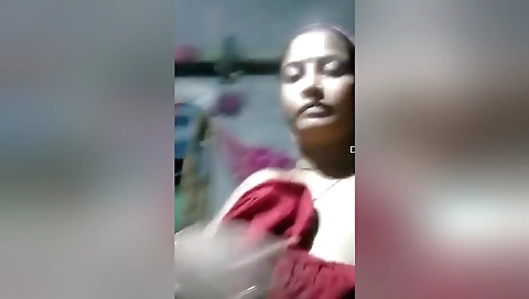 Today Exclusive- Boudi Record Her Selfie