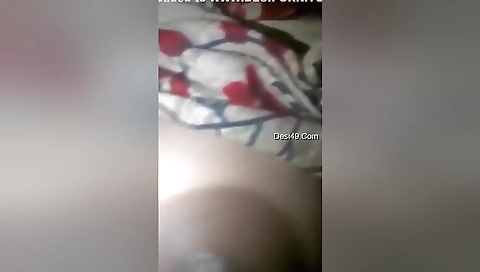 Today Exclusive- Desi Village Girl Shows Her Boobs