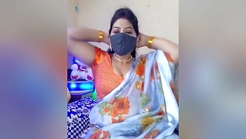 Sexy Bhabhi Latest Boobs Show Video