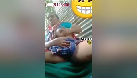 Today Exclusive -horny Desi Bhabhi Fingering