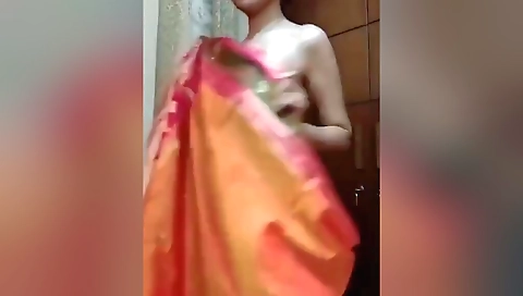 Today Exclusive -sexy Desi Girl Strip Her Cloths And Shows Boobs