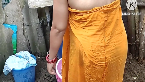 Boobs And Bathing Sexy Bathing