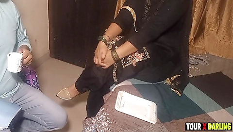 Hot Milf In Chaachi Ko Collage Mein Pad Rahe Bhateeje Ne Chod Diya Jab Chachu Ghar Pe Nahi The