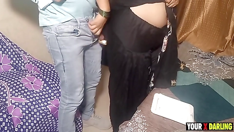 Hot Milf In Chaachi Ko Collage Mein Pad Rahe Bhateeje Ne Chod Diya Jab Chachu Ghar Pe Nahi The