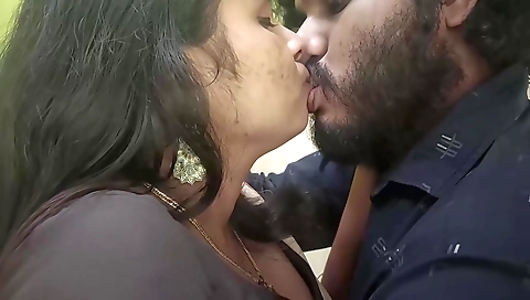 Long Lip Lock , Vaishnavy And Sharun Raj Long Lip Lock With Tongue Kiss, Hot Kissing Of Romantic Mallu Couple