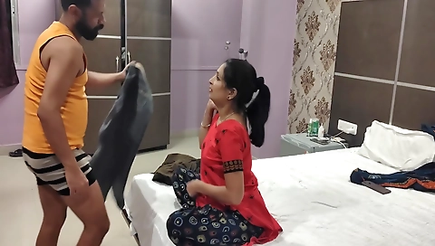 A Desi Housewife Seduced Driver And A Streamy Fucking Session Performed