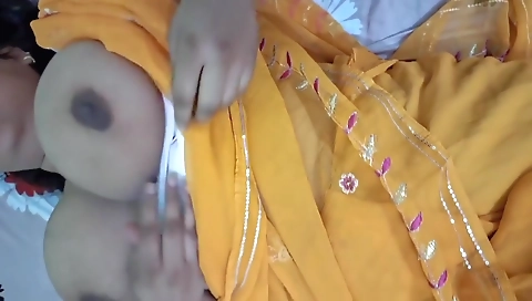 Hot Aunty In Hindi