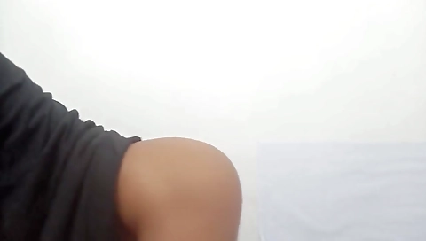 Delhi College Girl Priya Shows Boobs