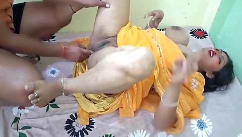 Hot Aunty In Hindi
