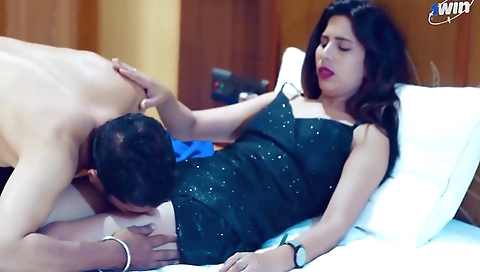 Needs Sexual Satisfaction From Her Husband With Sexy Wife