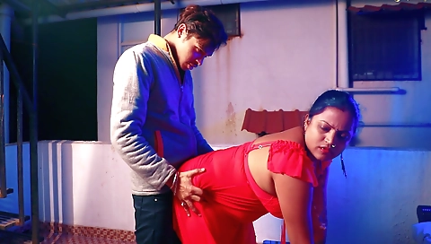 Indian Desi Stepmom Apne Se Chudwati Hai