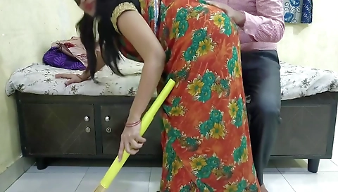 दस भभ न अपन घर सफ कर रह थ त उसक सहब आकर चद दय भभ क 11 Min