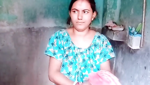 Desi Indian Bathroom Sex (cheating Wife Amateur Homemade Wife Tamil 18 Year Old Indian Uncensored Japane