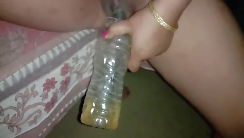 Indian Sexy Girl Piss In Bottle