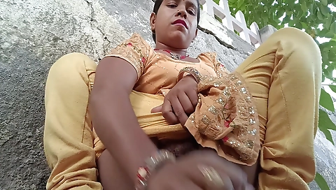 Devar Bhabhi - Bhabhi Ko Nahi Mila Land To Bhabhi Ne Finger Se Nikala Pani