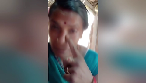 Desi Sexy Bhabhi Showing A Big Black Boob