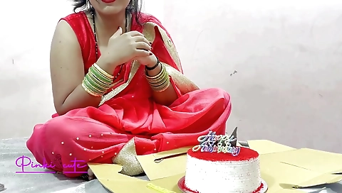 Sasur Ji Ne Bahu Ko Anniversary Par Choda, Stepfather-in-law Fucked Stepdaughter-in-law After Cutting Cake O