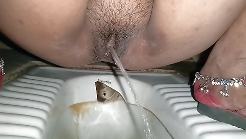 Indian Girl Peeing In Desi Toilet