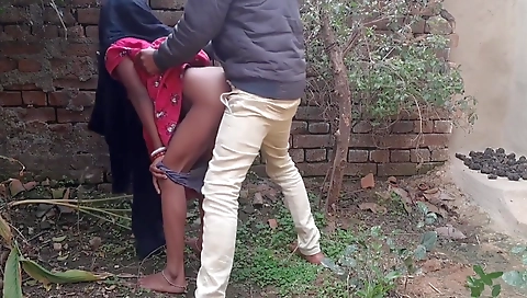 Bhabhi Ki Ko Ghar Ke Bahar Me Pela